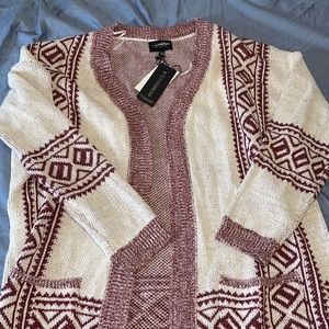 NWT 1xl/2xl Aztec style cream and burgundy cardigan with pockets